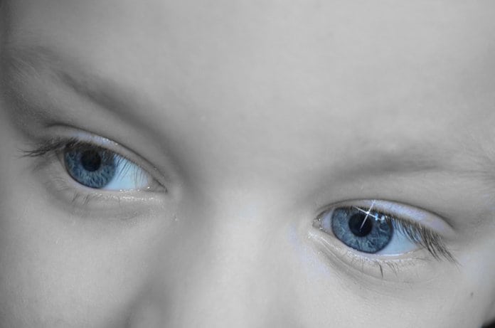 Hogyan lehet visszaállítani a binokuláris látást gyermekeknél